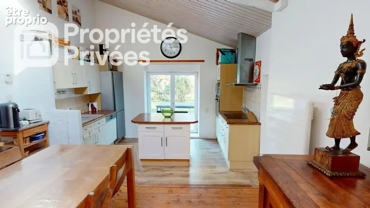 Maison Poiroux.Vente à termes libre d'occupation. 6 pièce(s) 115 m2 - photo 5