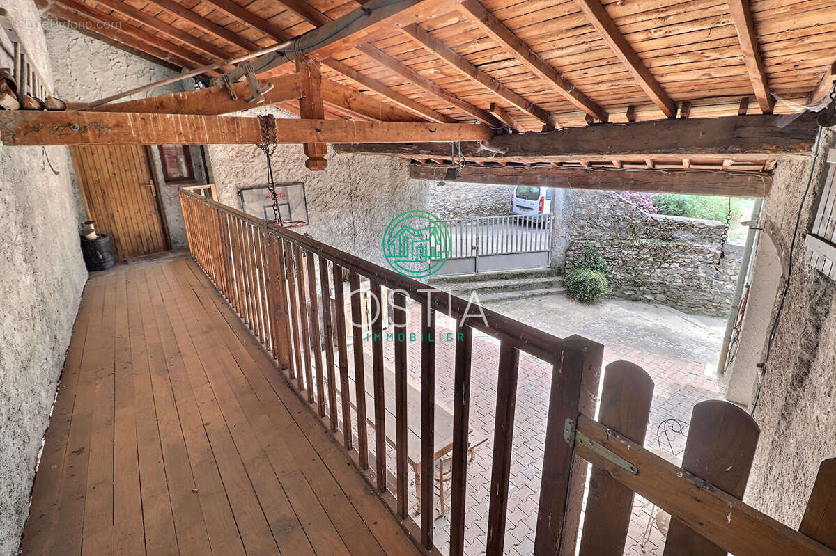 Ferme St Paul En Jarez - En.136m² - photo 11