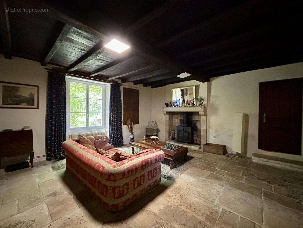 Superbe Longère en Pierre de 413 m2   6 Chambres - photo 20