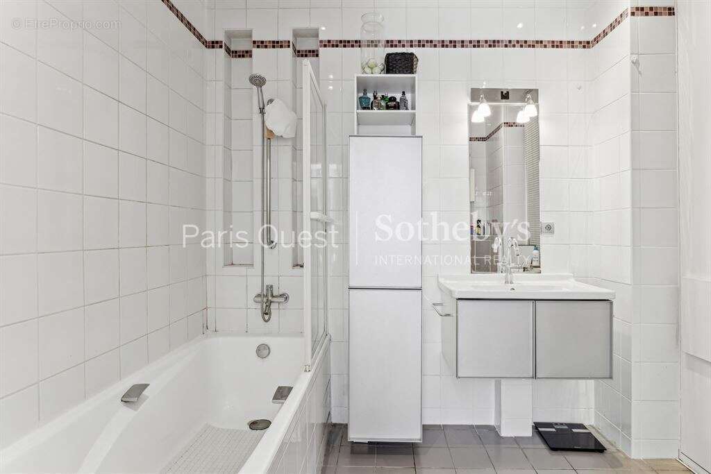 Maison à PARIS-16E