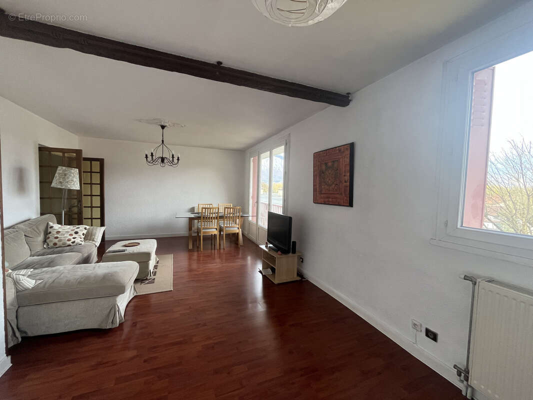 Appartement à GIERES