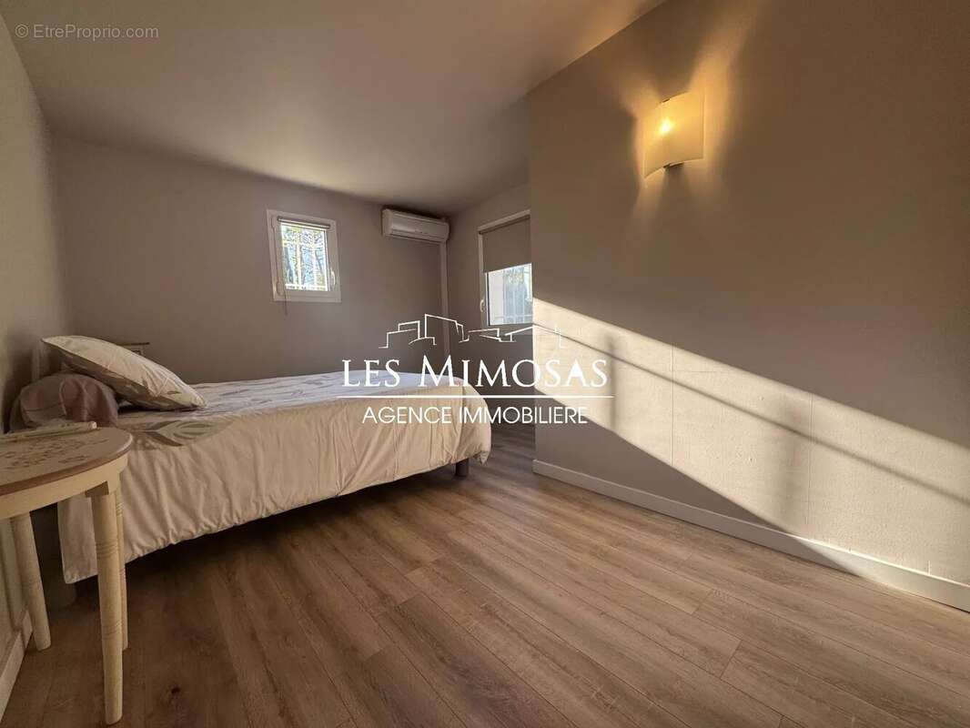 Maison à ROQUEBRUNE-SUR-ARGENS