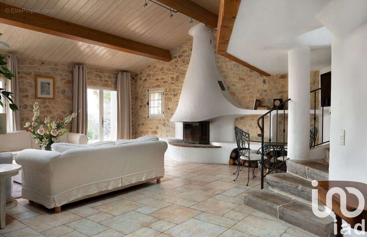 Maison 186 m² à Gourdon  - photo 6