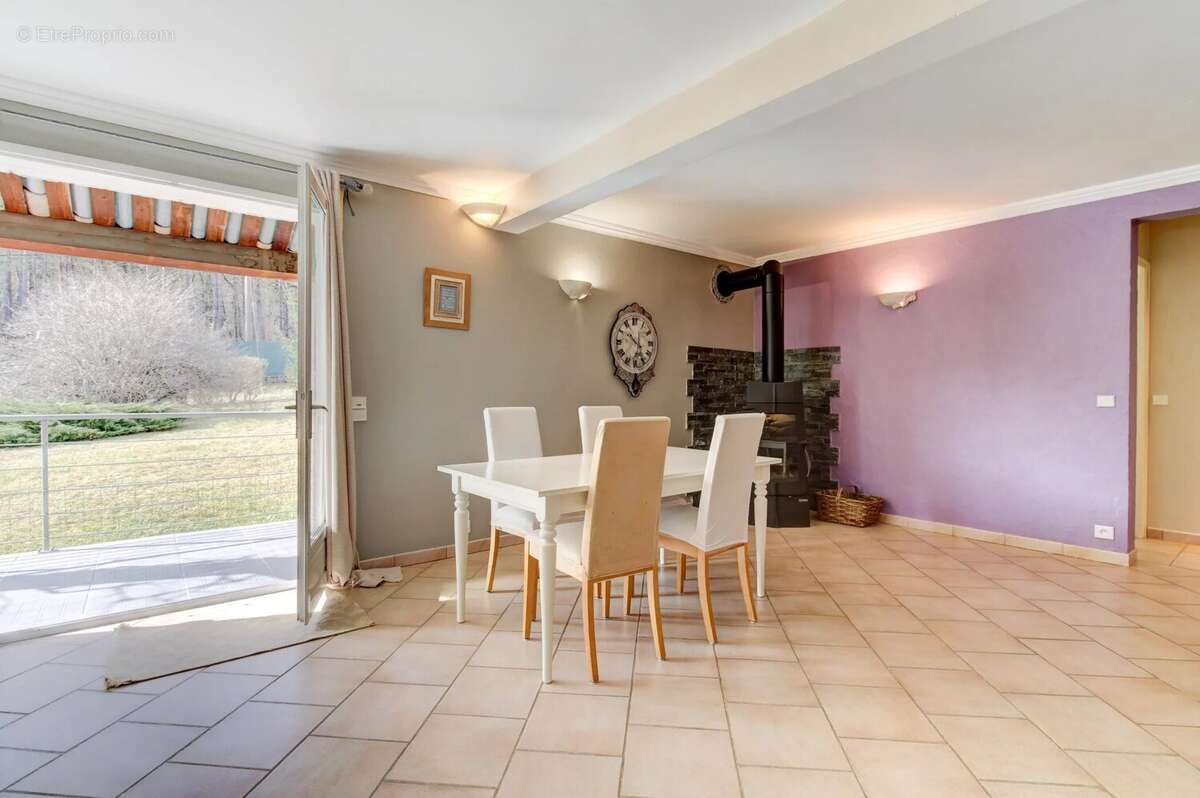Maison à COLLONGUES