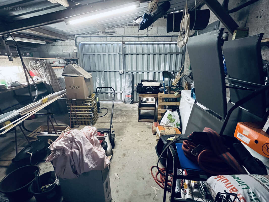 Maison à SAINT-PANTALEON-DE-LARCHE