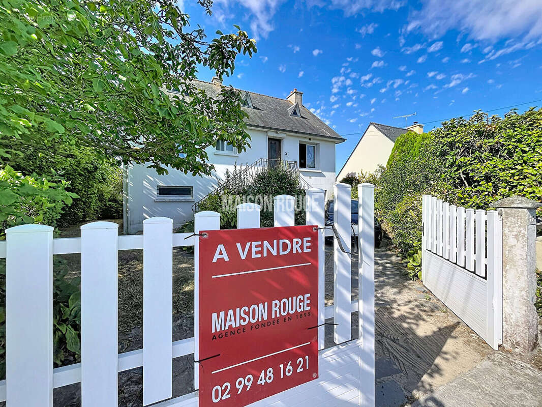 Maison avec beau potentiel, commerces et mer accessibles à pied - photo 13