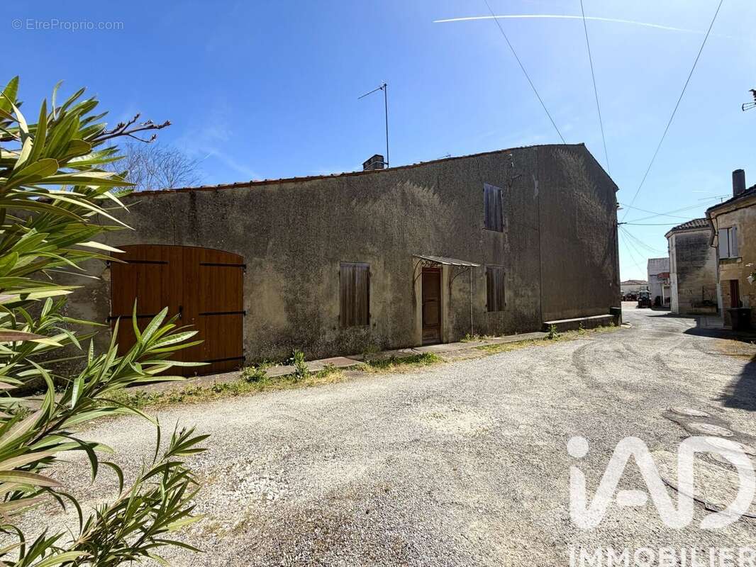 Photo 2 - Maison à BURIE