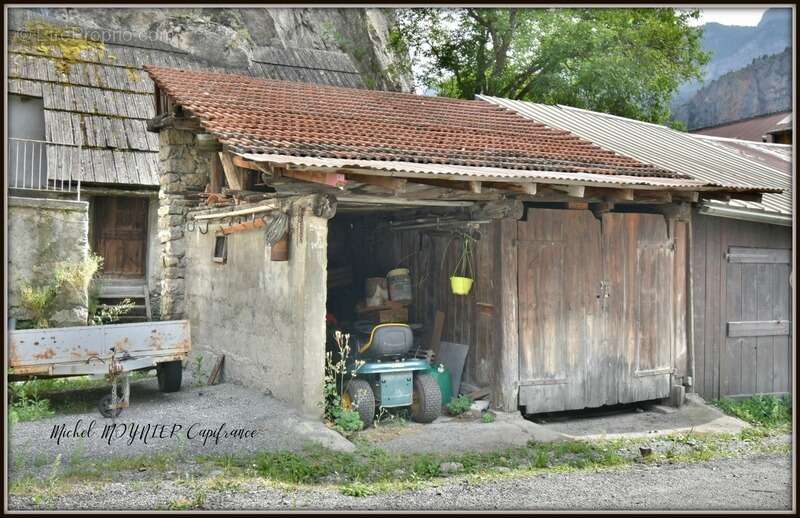 Bâtisse en pierre avec 97 m2 habitables et 600 m2 de potentiel, à LA ROCHE DE RAME (05) - photo 24