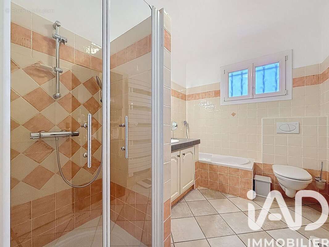 Photo 9 - Maison à ROBION