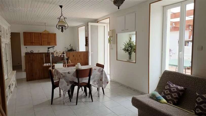 Maison à ADRIERS
