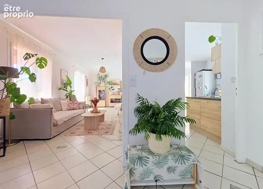 Maison - 3 Chambres - Sous sol complet - Cave - Double Garage - Deux terrasses - Pergola - Piscine - Jardin - Proche toutes comm - photo 12