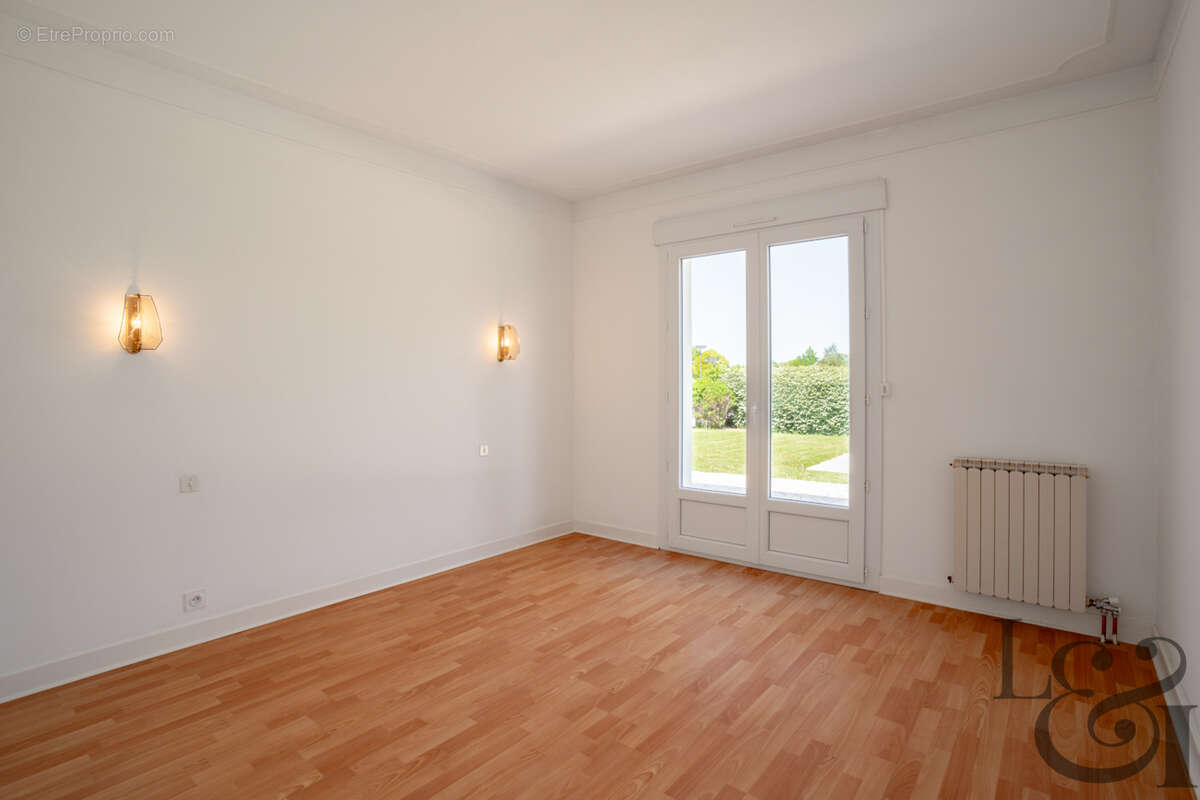 Maison à PUJOLS