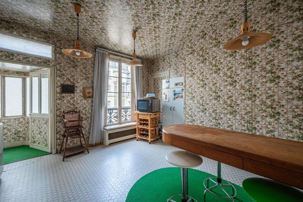 Appartement à PARIS-8E