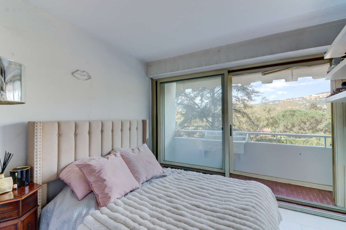 Appartement à MANDELIEU-LA-NAPOULE
