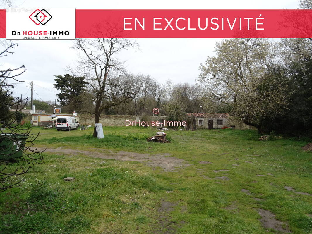 Terrain à SAINT-GEORGES-D'OLERON