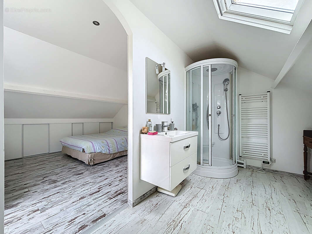 Maison à SAINT-JACQUES-DE-NEHOU