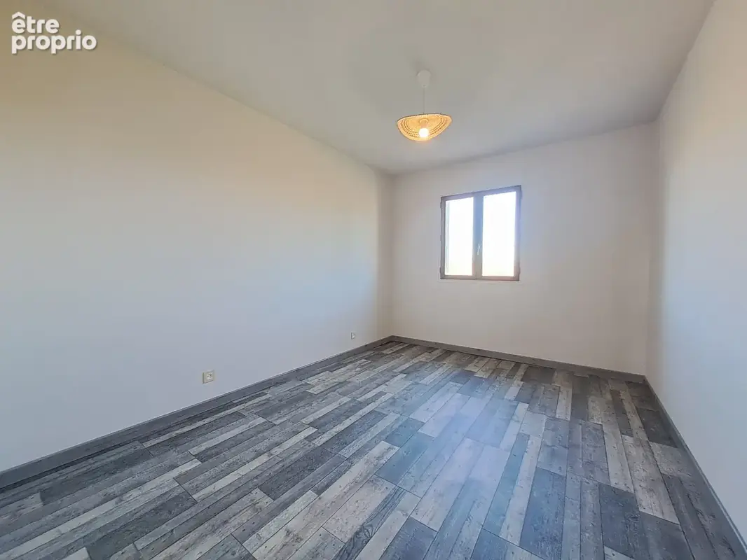 Belle maison 4 chambres 157 m2 - Garage et dépendances - photo 6