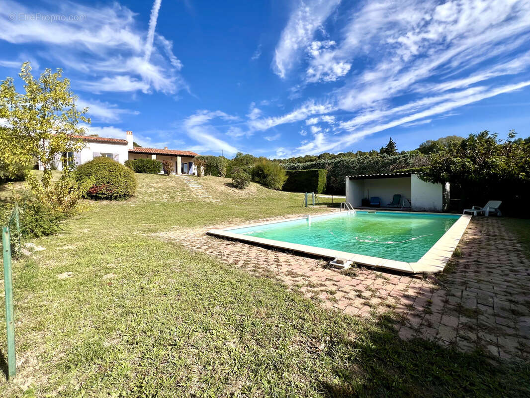 Maison à ROCHEMAURE