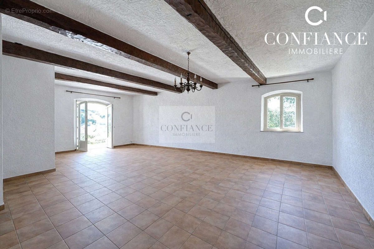 Appartement à LA GAUDE