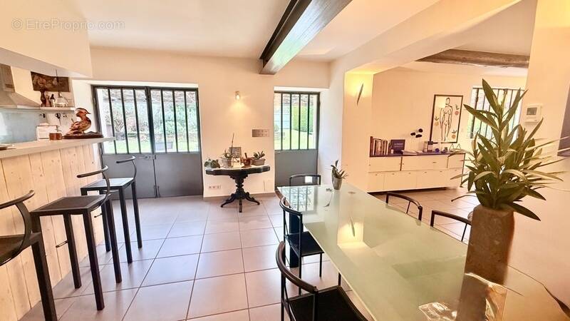 Maison à SUZE-LA-ROUSSE