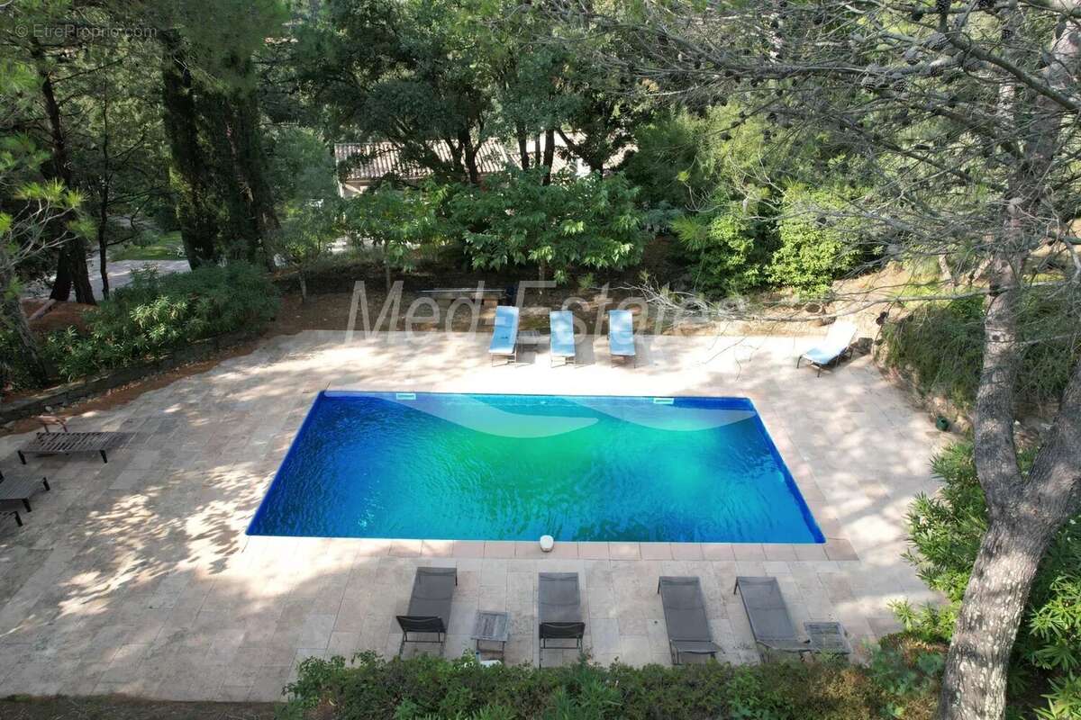 Maison à LA GARDE-FREINET