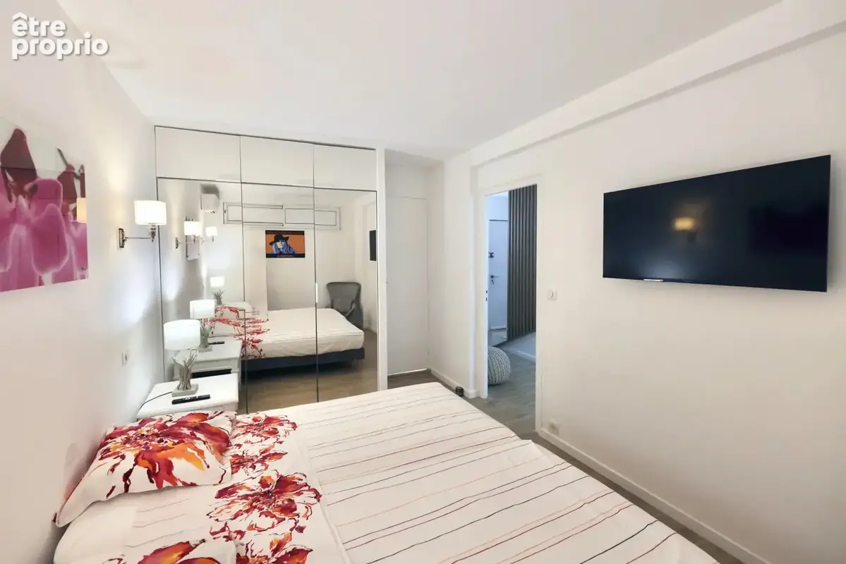 SAINT-TROPEZ : Appartement 4 pièces de 80 m² entièrement rénové, jardin de 100 m², piscine - photo 29
