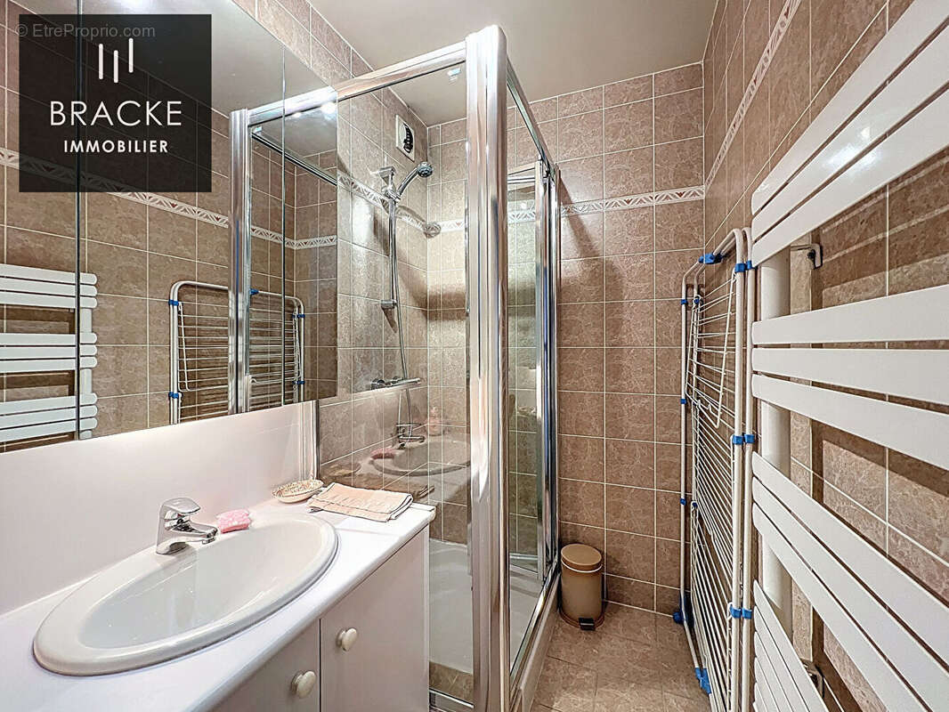 Appartement à COURBEVOIE