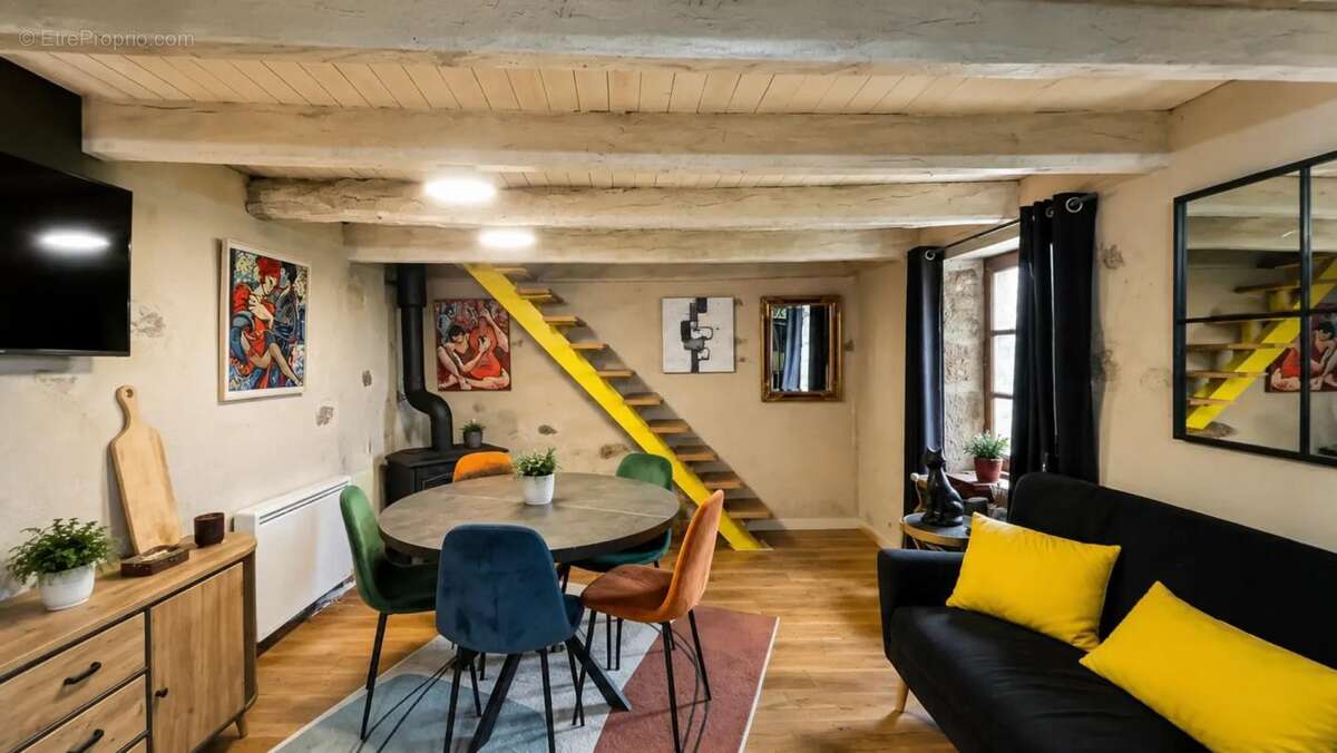 Maison à LACAPELLE-MARIVAL