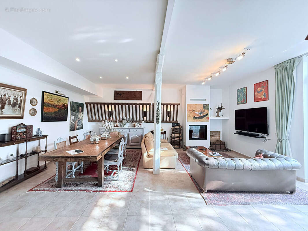 Maison à ESPONDEILHAN