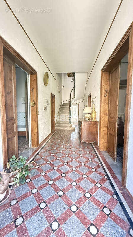 Maison à MONTBAZIN