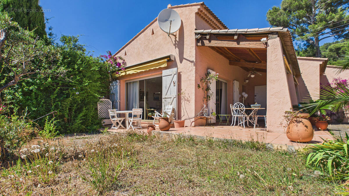 Photo Maison à Carqueiranne au prix de 680 000€