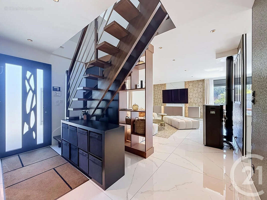 Maison 233 m² à Saint-Parres-Aux-Tertres  - photo 8