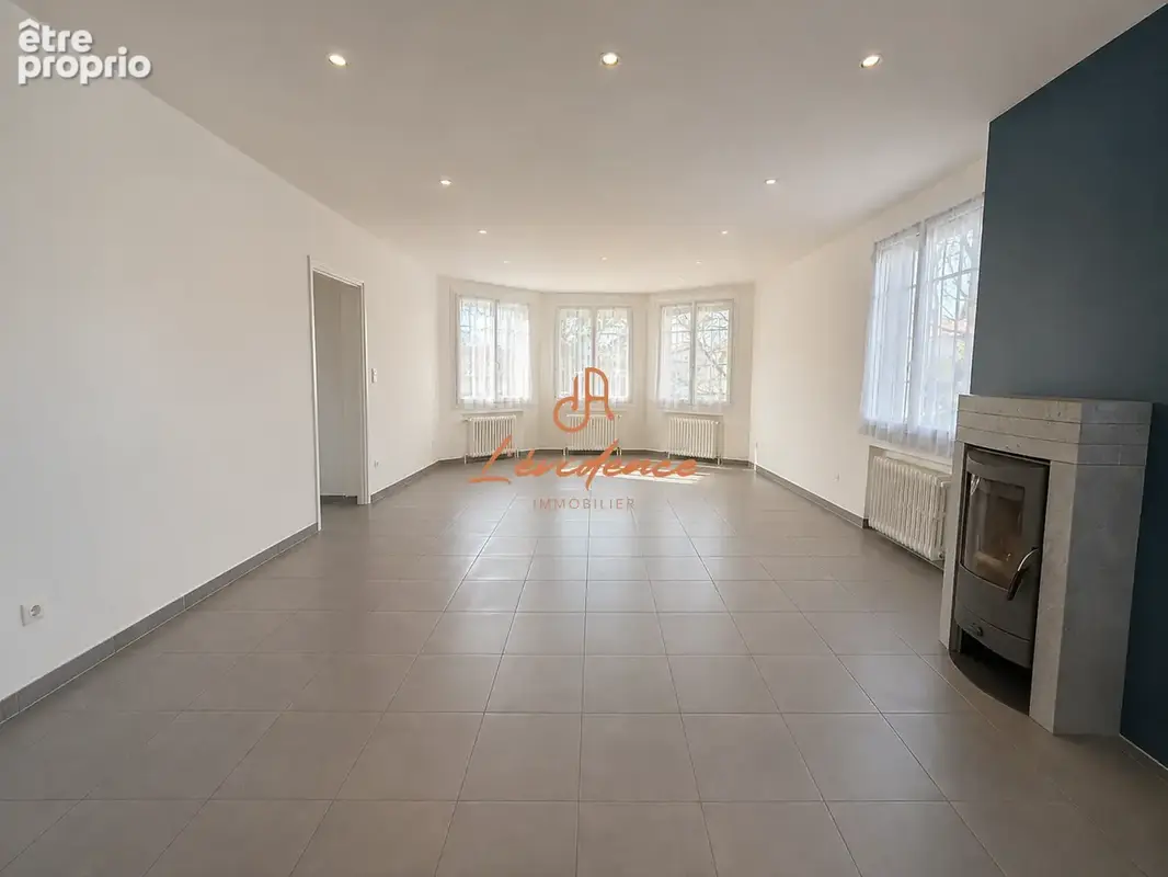 Montélimar : grande maison années 50, 235 m2, fort potentiel, piscine - photo 2
