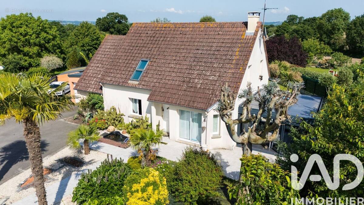 Photo 1 - Maison à BACILLY