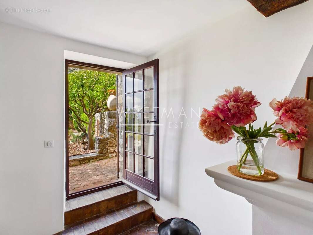 Maison à CHATEAUNEUF-GRASSE
