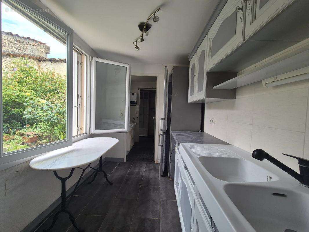 Maison 3 pièces de 80 m2,  Cognac - photo 6