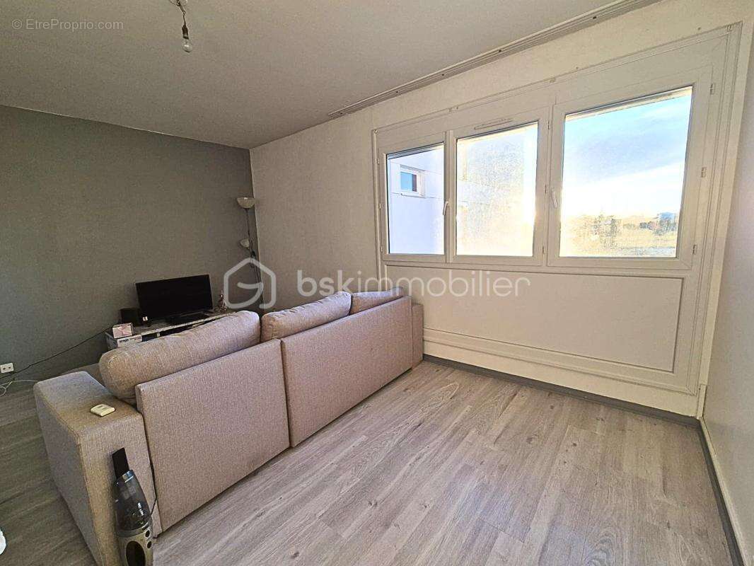 Appartement à SAINT-JEAN-DE-BRAYE