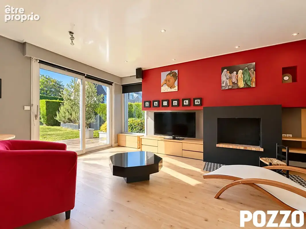 A Vendre - Saint Hilaire Du Harcouet - Maison 6 pièce(s) 128 m² - RARE A LA VENTE - CENTRE-VILLE - GARAGE - JARDIN - photo 3