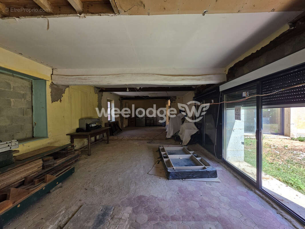 Maison 400 m² à Saint-Prest  - photo 6