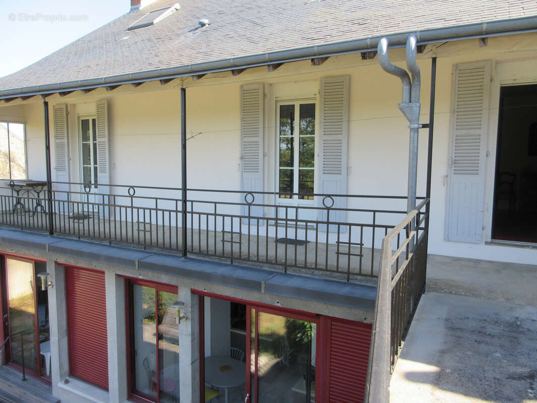 Maison à LE PONT-CHRETIEN-CHABENET