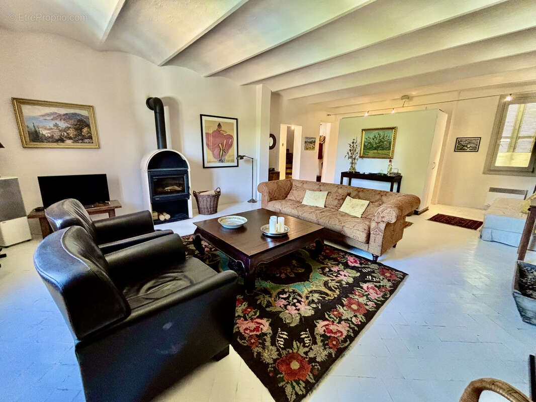 Appartement à MALAUCENE