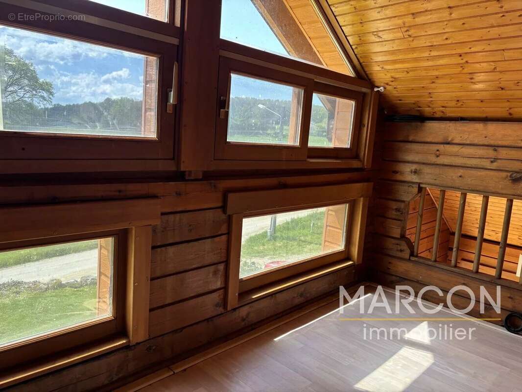 Maison à LE GRAND-BOURG