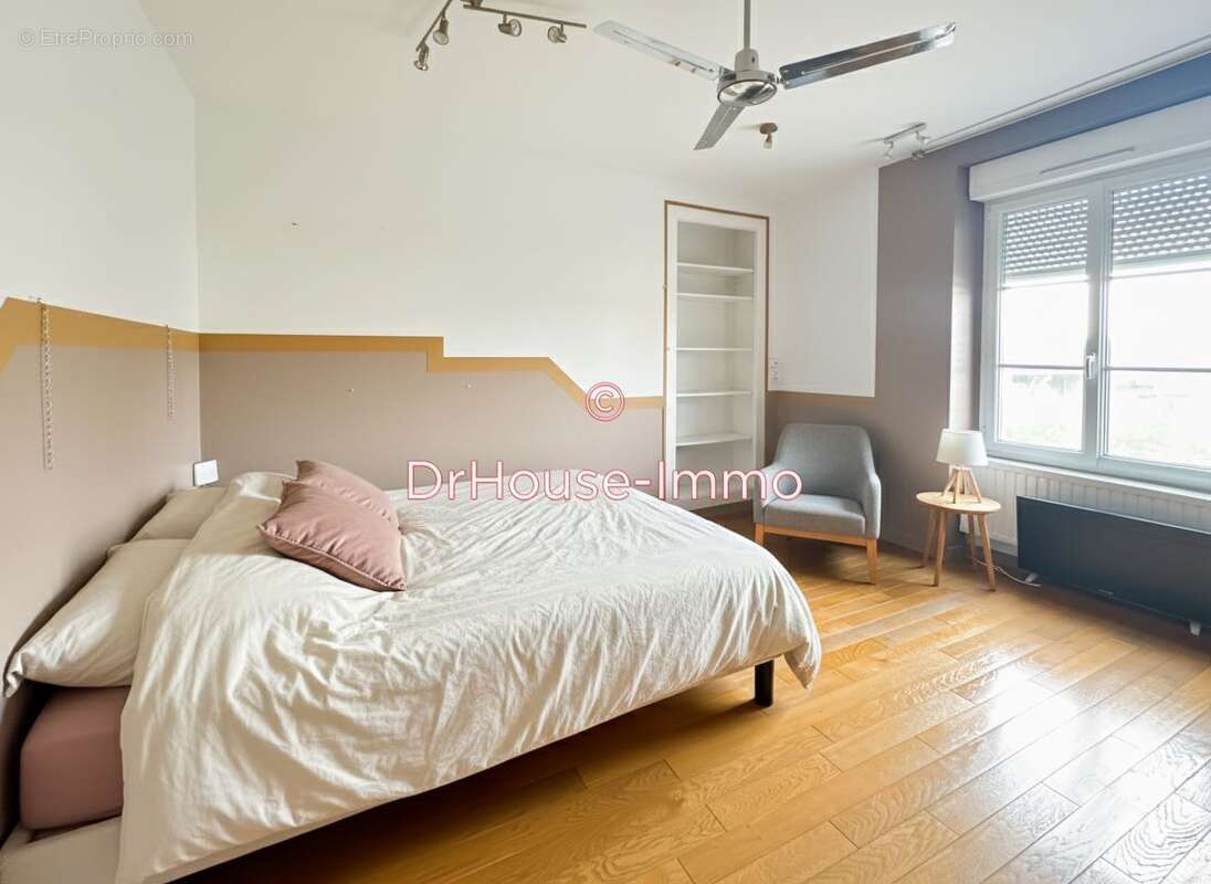 Autre à SAINT-COSME-EN-VAIRAIS