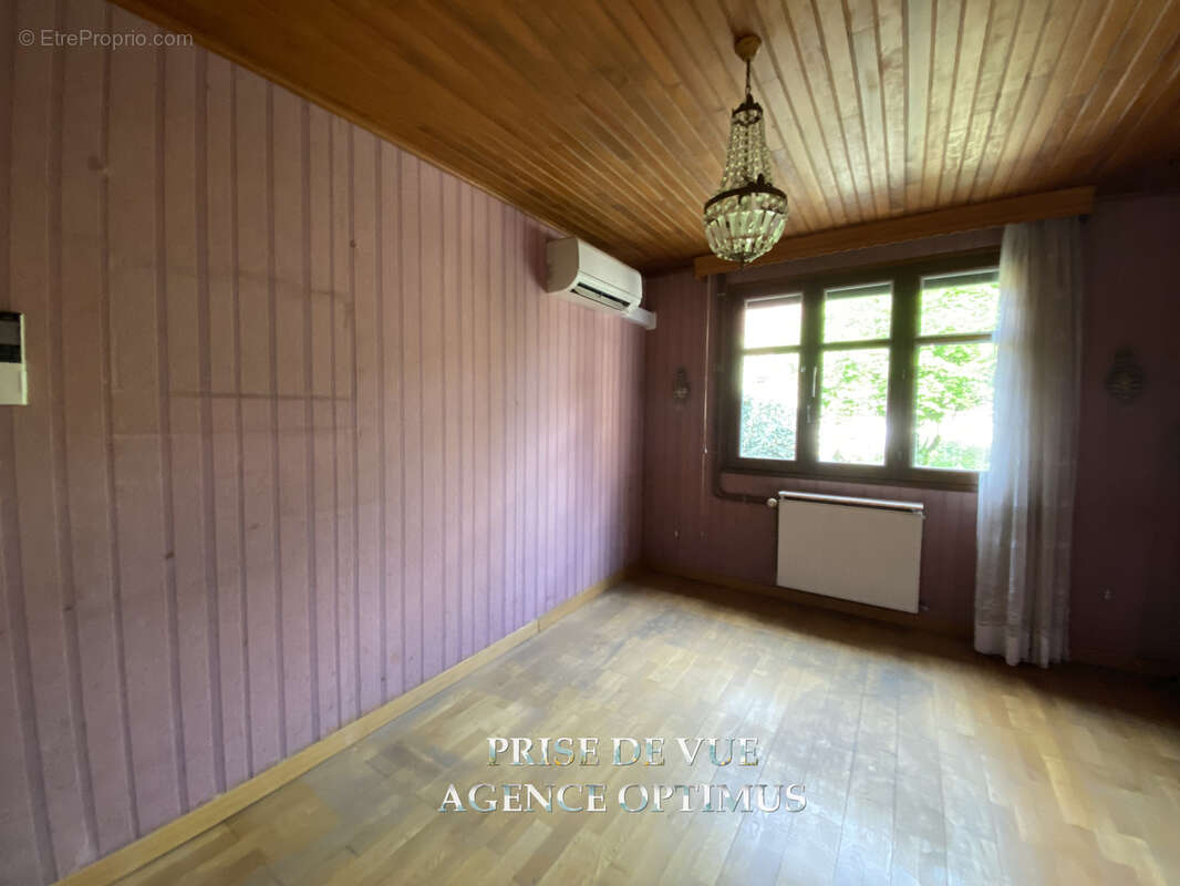 MAISON ANCIENNE A RAFRAICHIR - 104m2 de plain-pied avec dépendances - photo 9