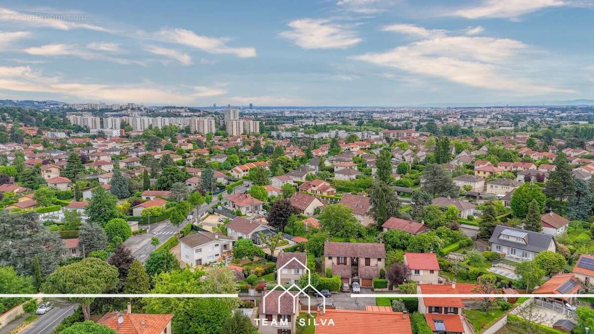 Maison à SAINT-GENIS-LAVAL