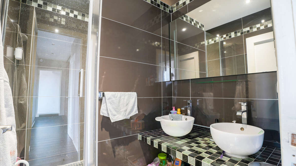Appartement T3 quartier Bonnabeaud pour investisseur - photo 8