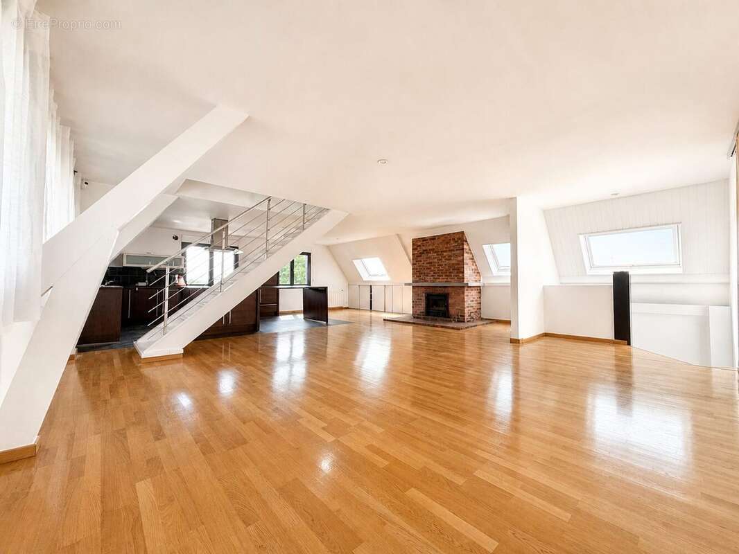 Appartement à SARTROUVILLE
