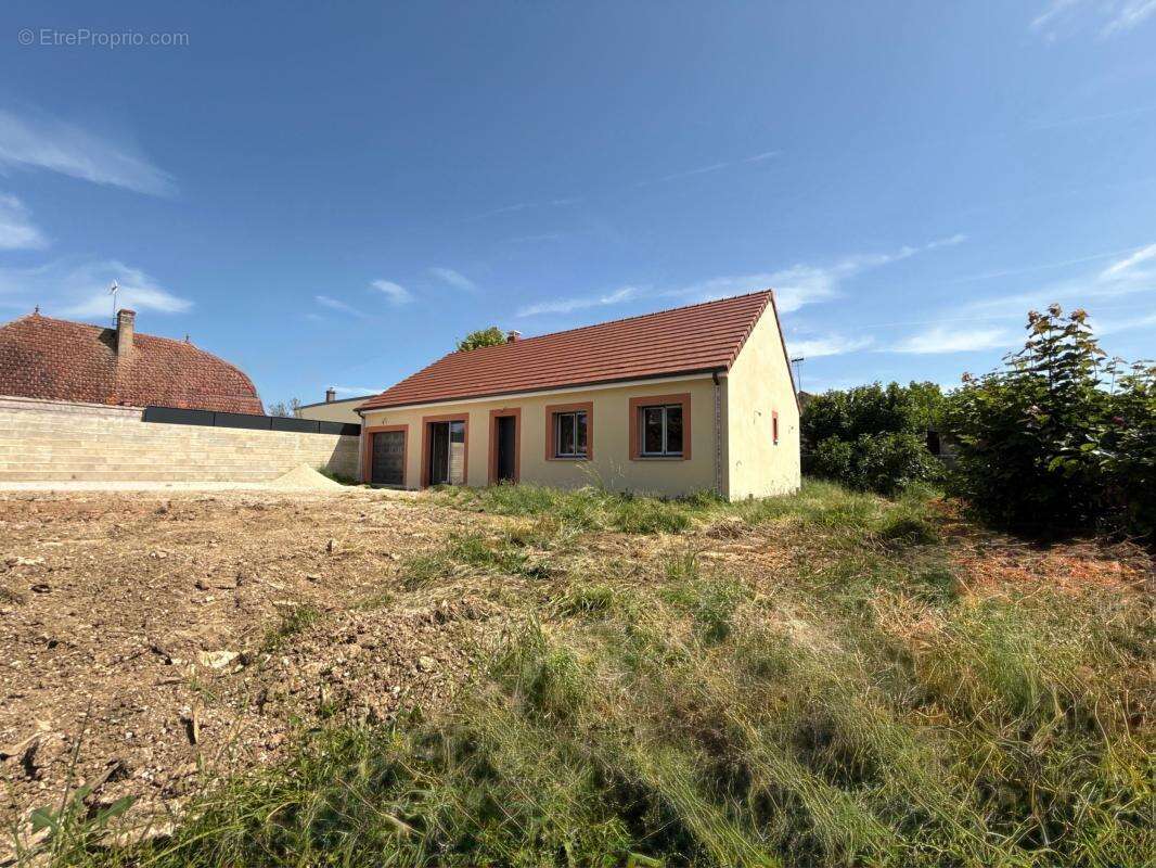 Maison à LONGECOURT-EN-PLAINE