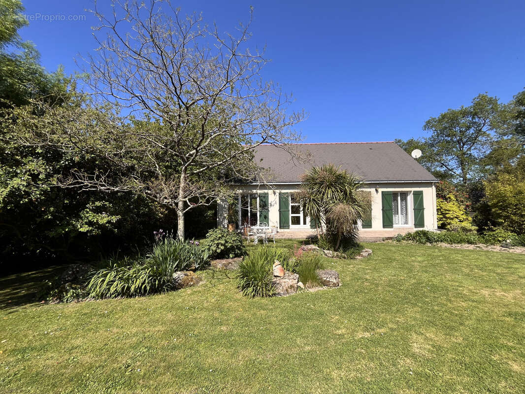 Maison à SAINT-ETIENNE-DE-MONTLUC