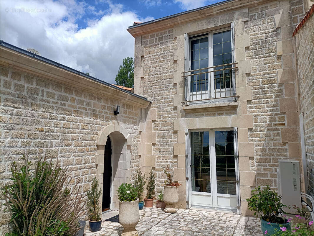 Maison à TONNAY-CHARENTE